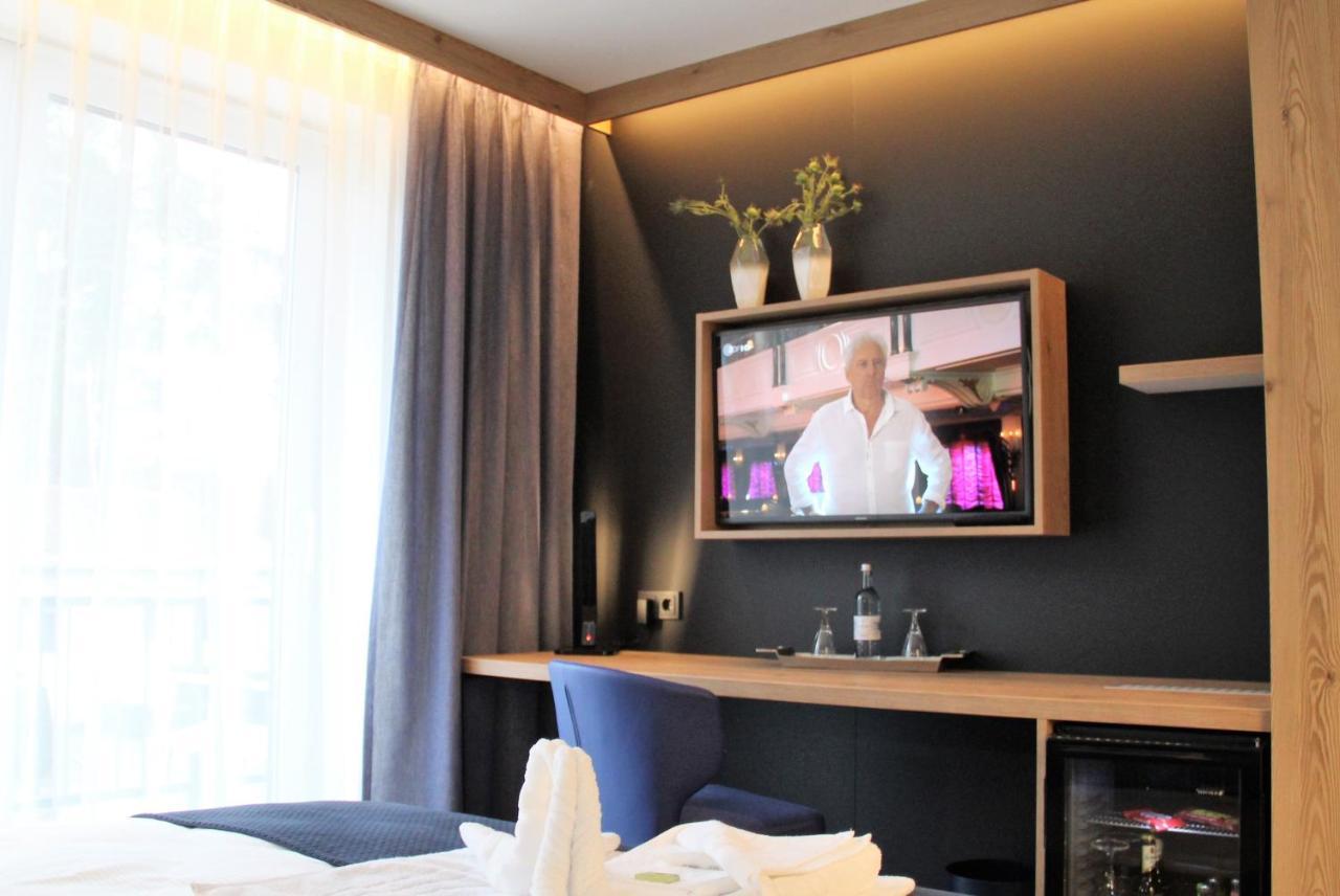 Art & Galerie Hotel Lenz Plauer See Fuenfseen Εξωτερικό φωτογραφία