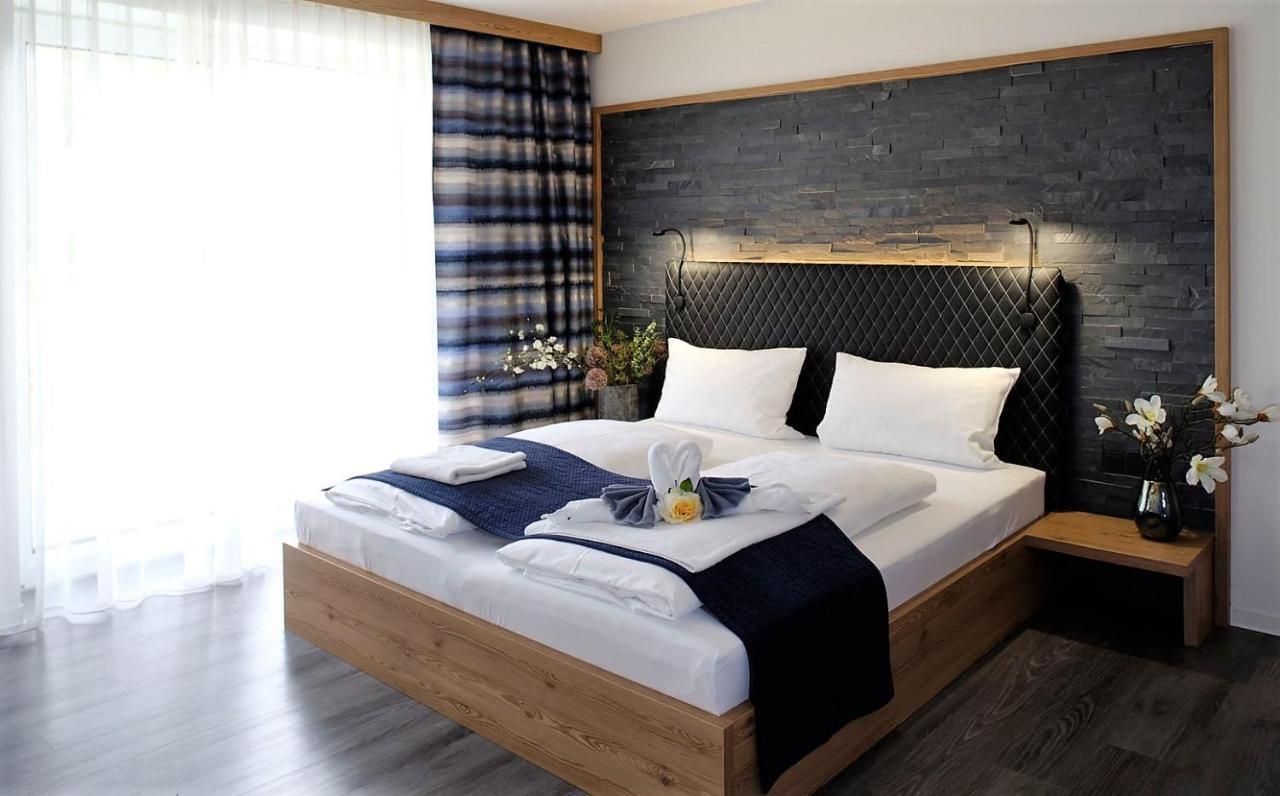 Art & Galerie Hotel Lenz Plauer See Fuenfseen Εξωτερικό φωτογραφία