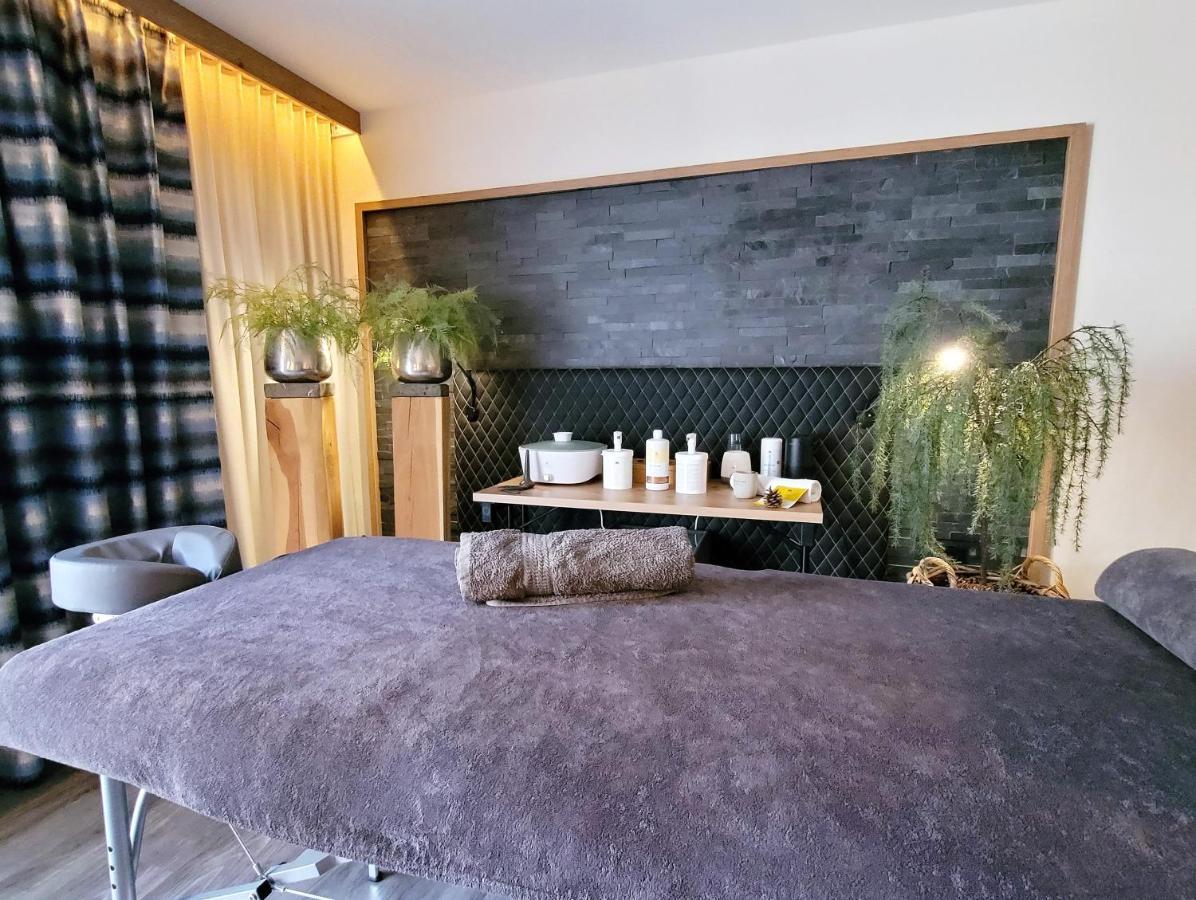 Art & Galerie Hotel Lenz Plauer See Fuenfseen Εξωτερικό φωτογραφία