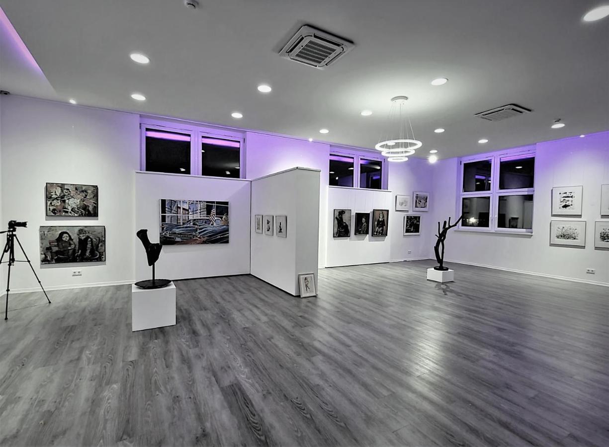 Art & Galerie Hotel Lenz Plauer See Fuenfseen Εξωτερικό φωτογραφία